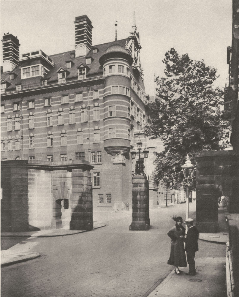 LONDON. Entrance to Scotland Yard from Derby Street 1926 old vintage print